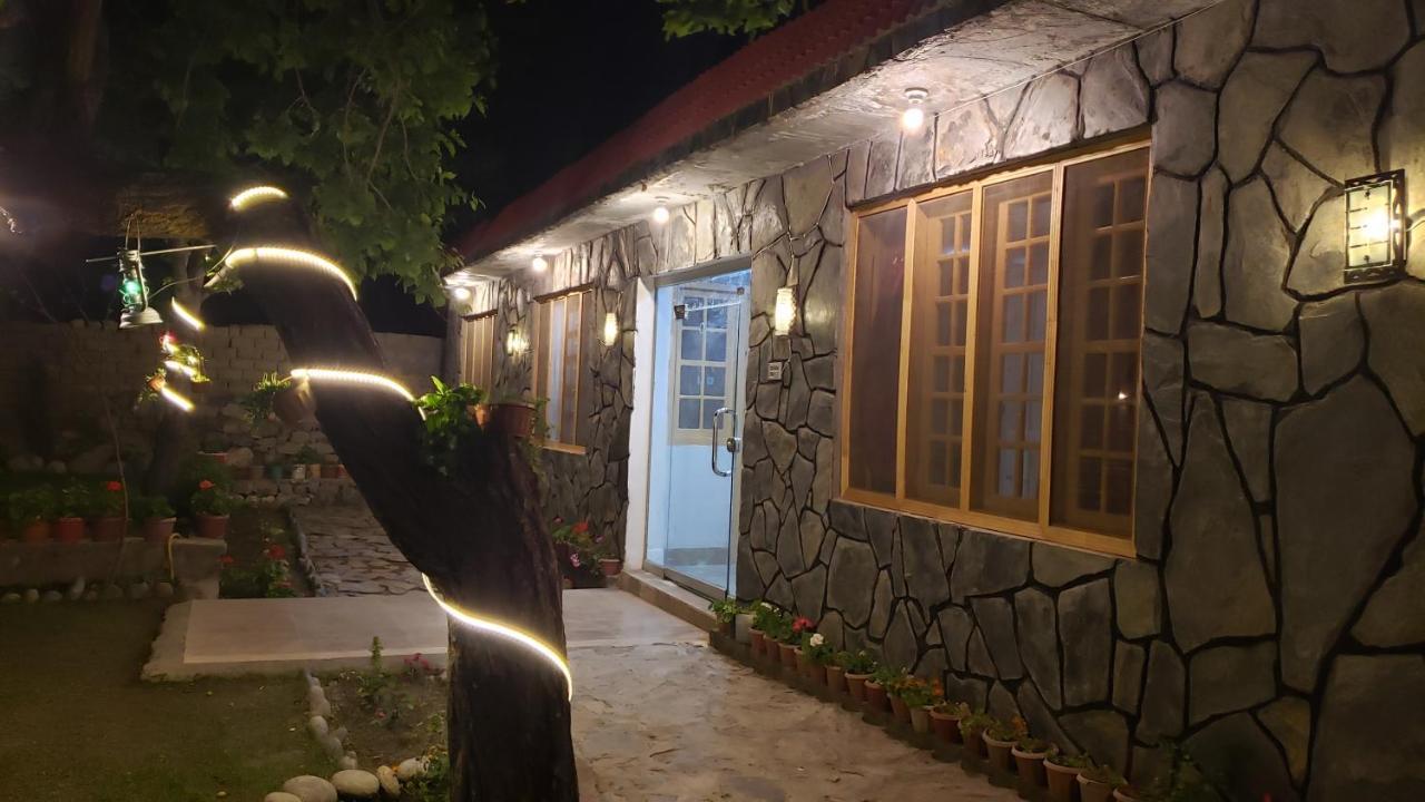 Sehrish Guest House Скарду Екстериор снимка