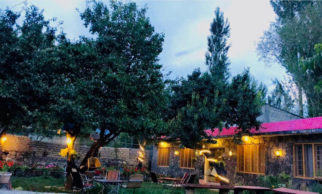 Sehrish Guest House Скарду Екстериор снимка