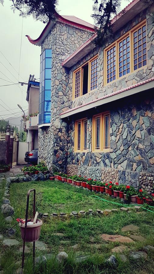 Sehrish Guest House Скарду Екстериор снимка