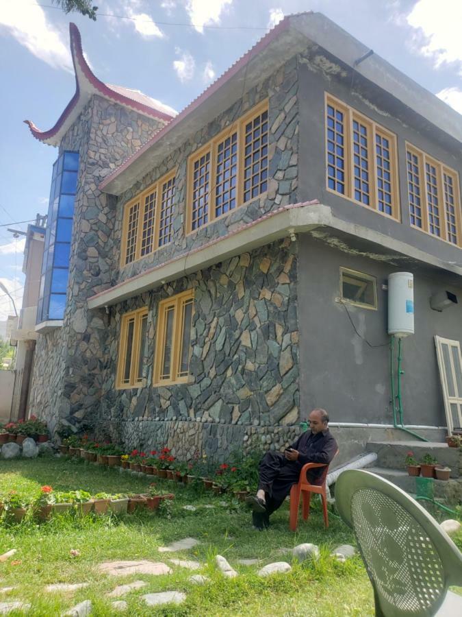 Sehrish Guest House Скарду Екстериор снимка